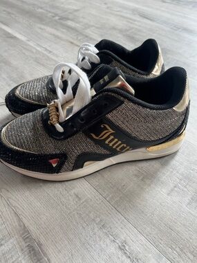 Juicy Couture Black, Gold & White Sparkle Low-Top Sneakers